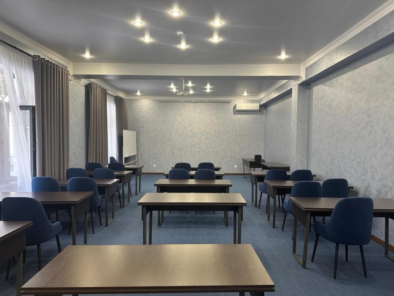 Grand Way Hotel Taraz Exterior photo